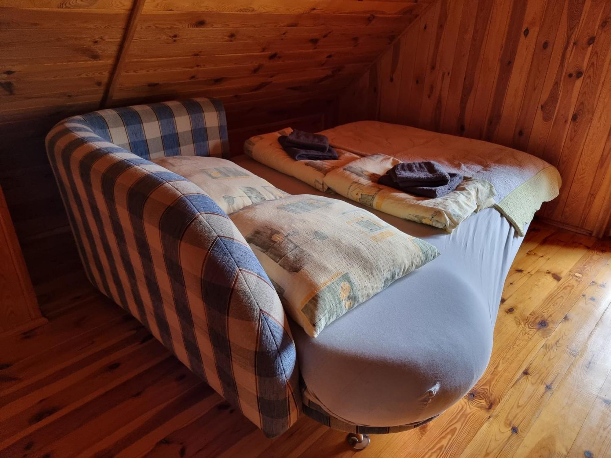 Domek Na Wsi Nad Jeziorem , Prywatny Staw Kamienczyk Dezerta Bilik gambar